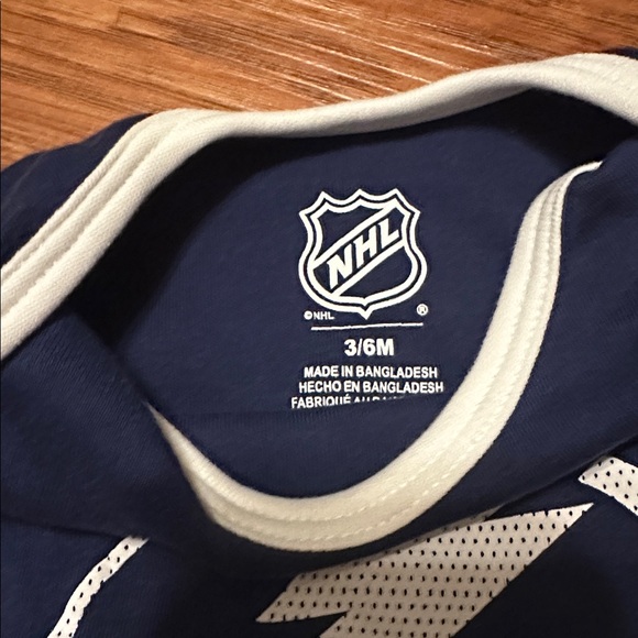 NHL Tampa Bay Lightning Infant Bodysuit Set 3-6 Months - Picture 6 of 6